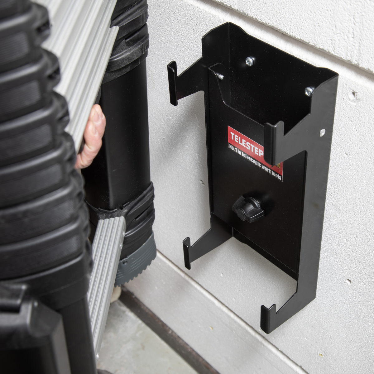 3-How-To-Prime-Wall-Mount-1200x1200